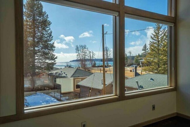 Building Photo - 1 bedroom in Tahoe Vista CA 96148