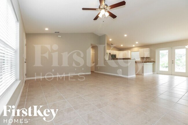 Foto del edificio - 12252 Clarendon Ave