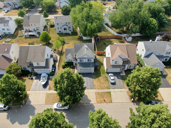 Foto del edificio - 549 Ivory Ln