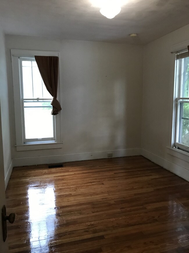 bedroom - 329 Maple Ave