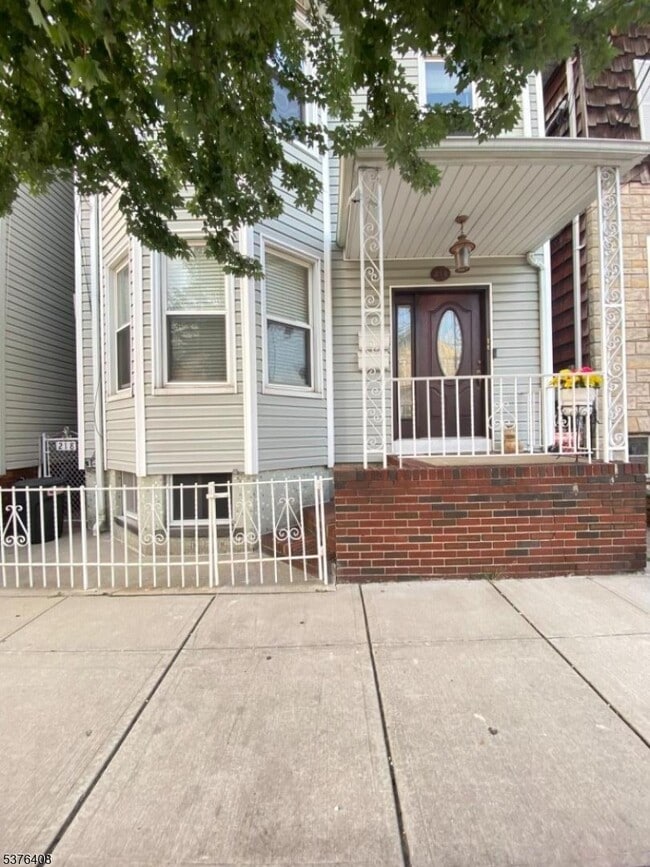 Foto del edificio - 218 Cleveland Ave