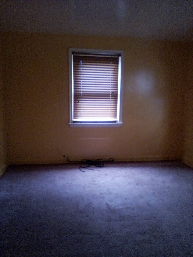 Foto principal - 6325 Sylvester St