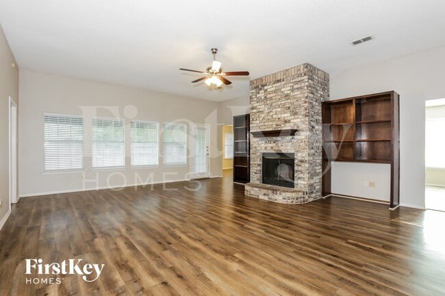 Building Photo - 714 Windridge Ln