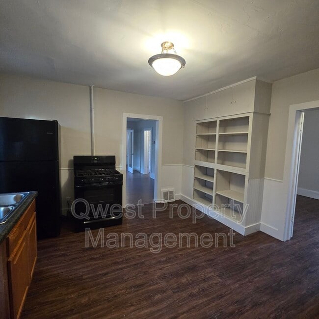 Building Photo - 1580 8th St