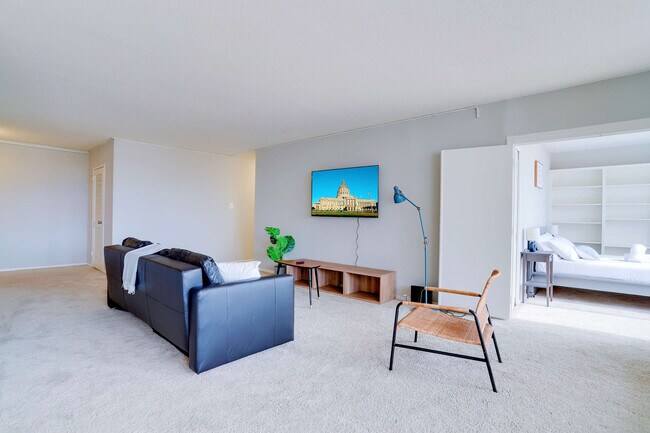 Foto del edificio - 2111 Richmond Hwy