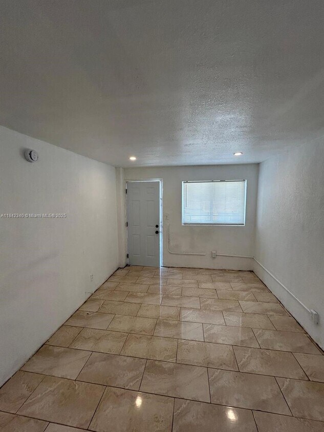 Foto principal - 485 SW 4th Ave