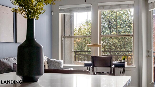 Foto del edificio - 2420 Peachtree Rd NW