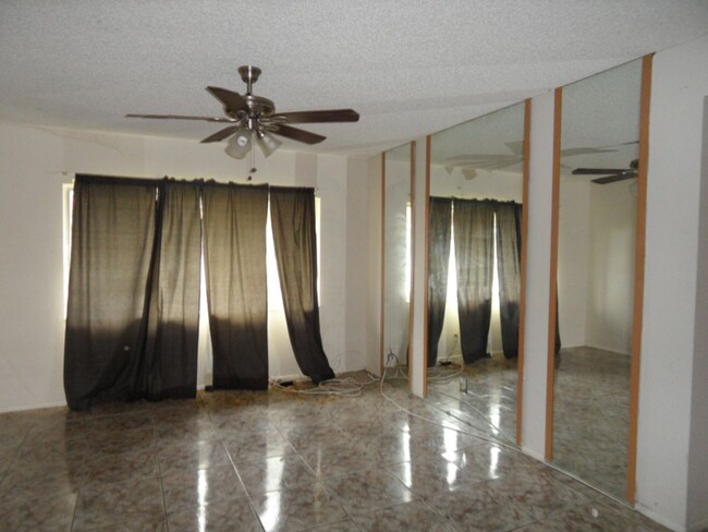 Building Photo - 2-Bed, 2-Bath Condo in Coral Springs!