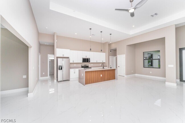 Building Photo - 3900 9th St SW