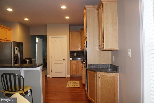 Foto del edificio - 726 Potomac View Pkwy