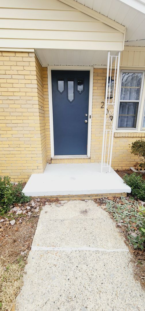 Foto del edificio - 209 Knoll Crest Dr