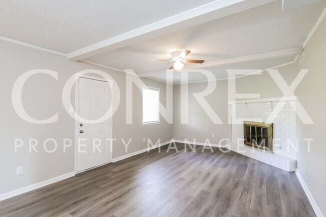 Building Photo - Charming 4 Bedroom in Great Location!