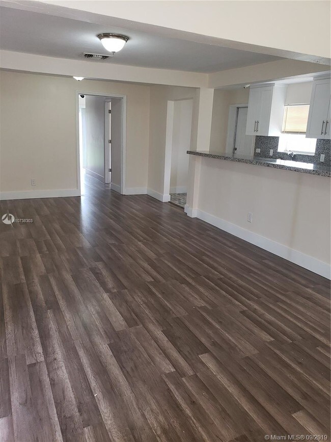 Foto del edificio - 3266 NW 35th St