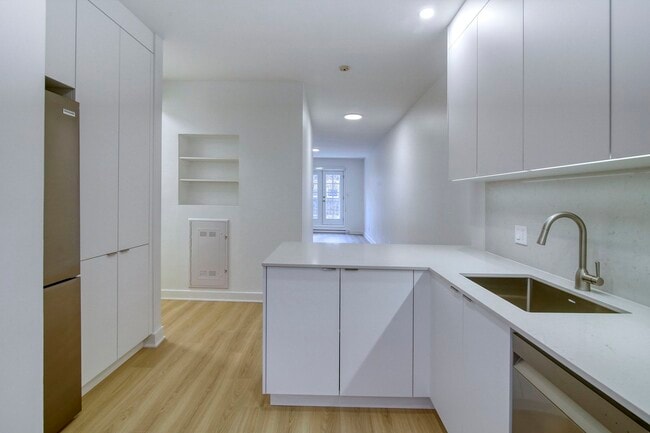 Building Photo - 3421 Rue Durocher