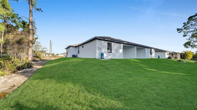 Foto del edificio - 4980 Fairway Ct