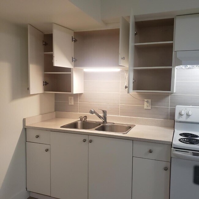 Photo du bâtiment - 20954-2080B 80B Avenue