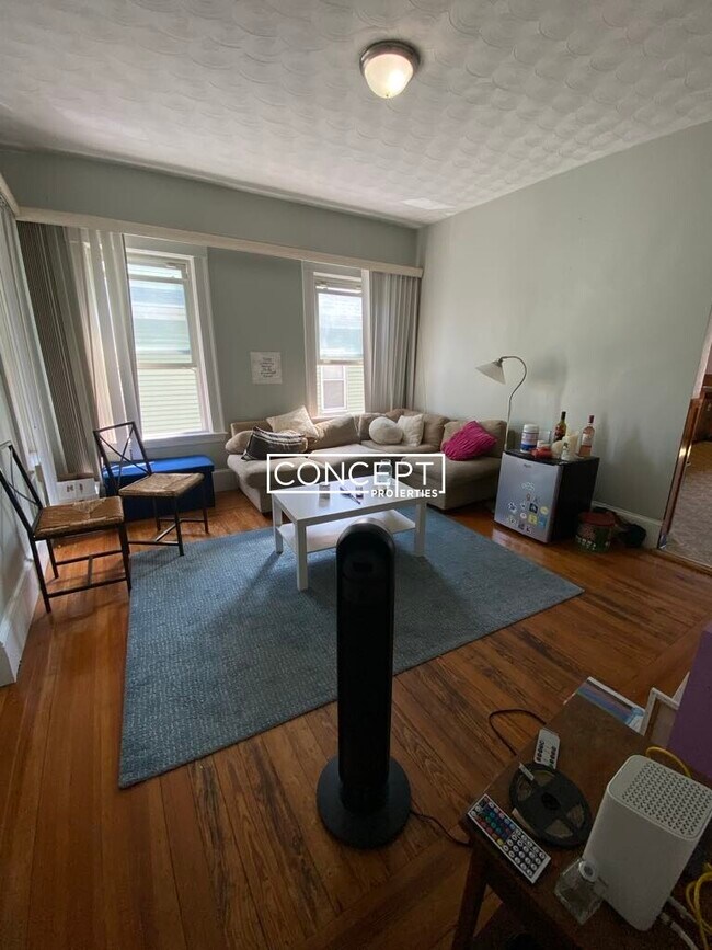 Foto del edificio - 70 Ossipee Rd