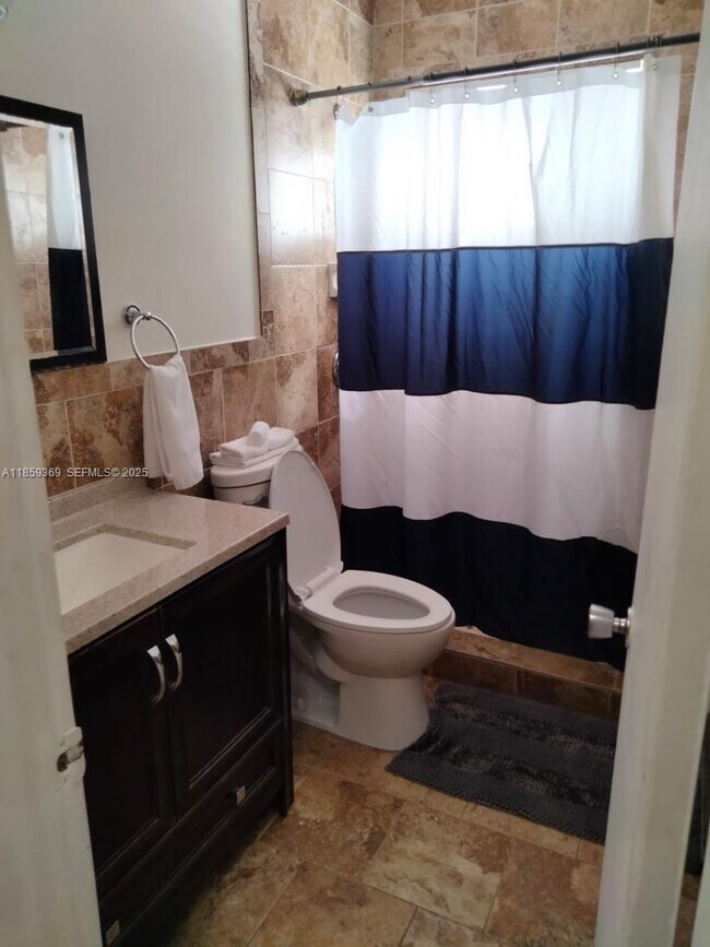 Foto del edificio - 4015 Indian Creek Dr