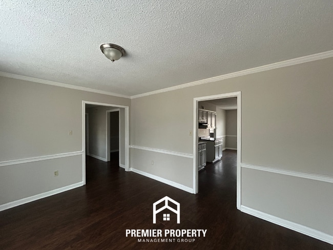 Photo - 7082 Farmhouse Dr