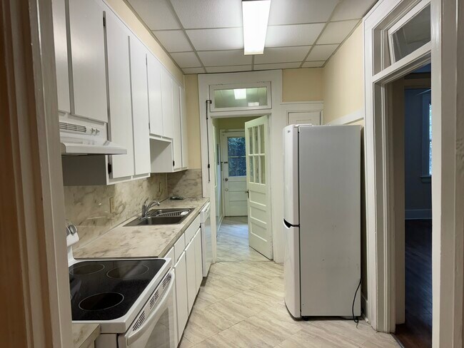 Kitchen - The Little Castle on Agnew