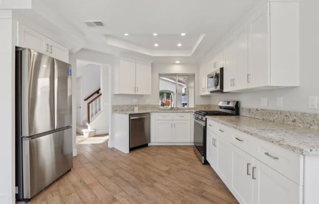 Building Photo - 16021 Augusta Dr