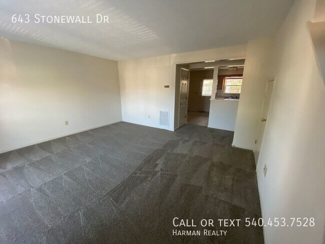 Foto del edificio - Centrally Located 2-bedroom townhome