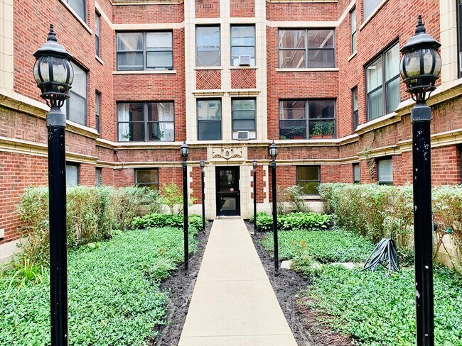 Foto del edificio - 1058 W Granville Ave