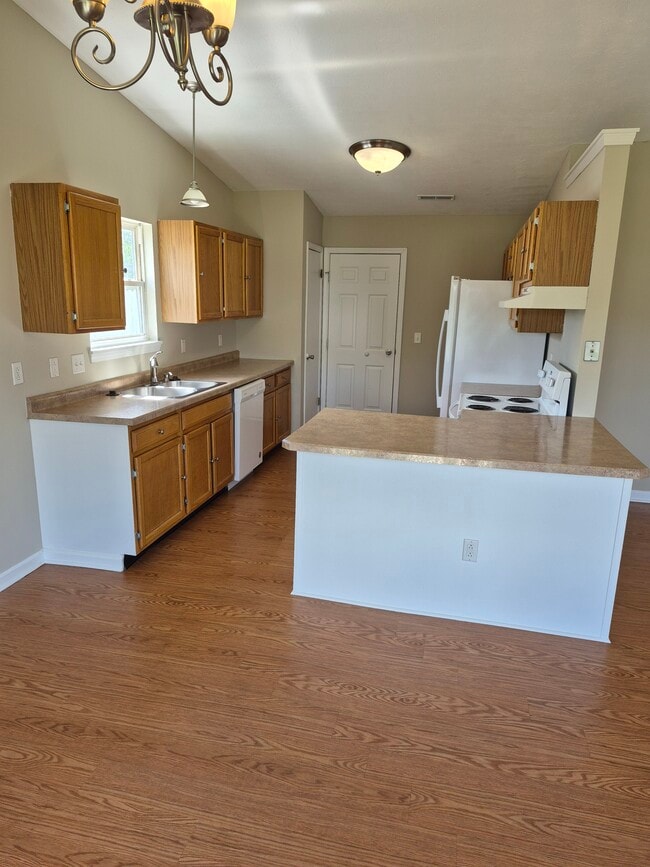 Building Photo - 3333 Trafalgar Ct