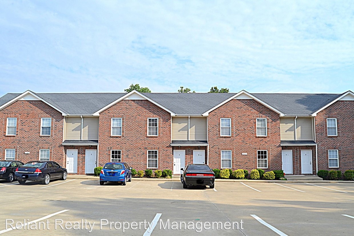 Primary Photo - 1221 Ashridge Drive