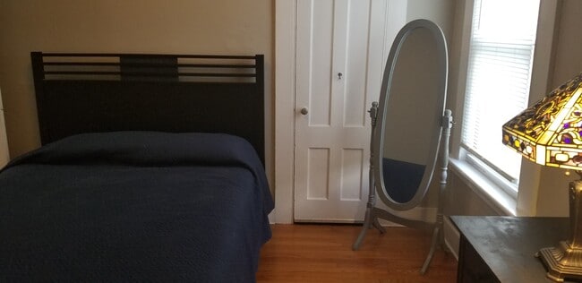 Building Photo - 238 Elm St