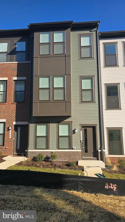 Building Photo - 1510 Bottlebrush Ln