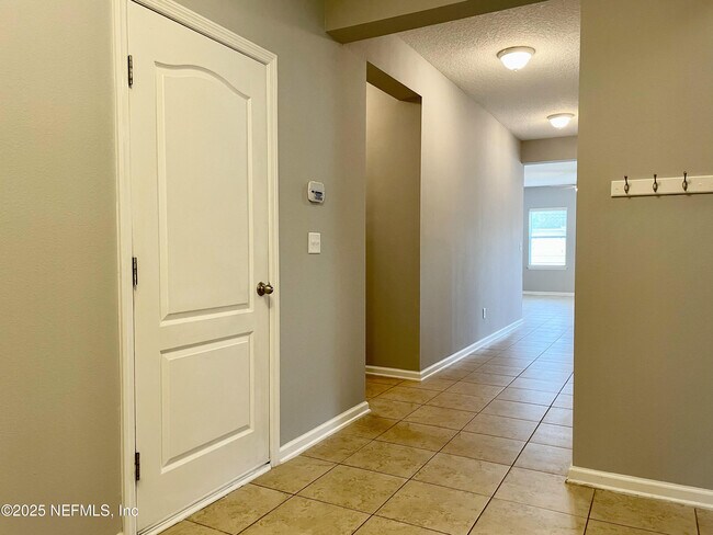 Foto del edificio - 1341 Camp Ridge Ln