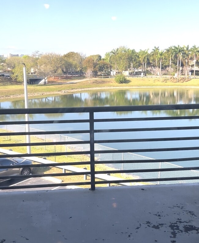 Foto del edificio - 9735 Fontainebleau Blvd