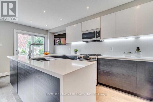 Photo du bâtiment - 1425-1425 Abbeywood Dr