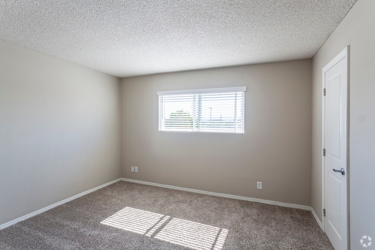 Village Glen Apartments In San Diego