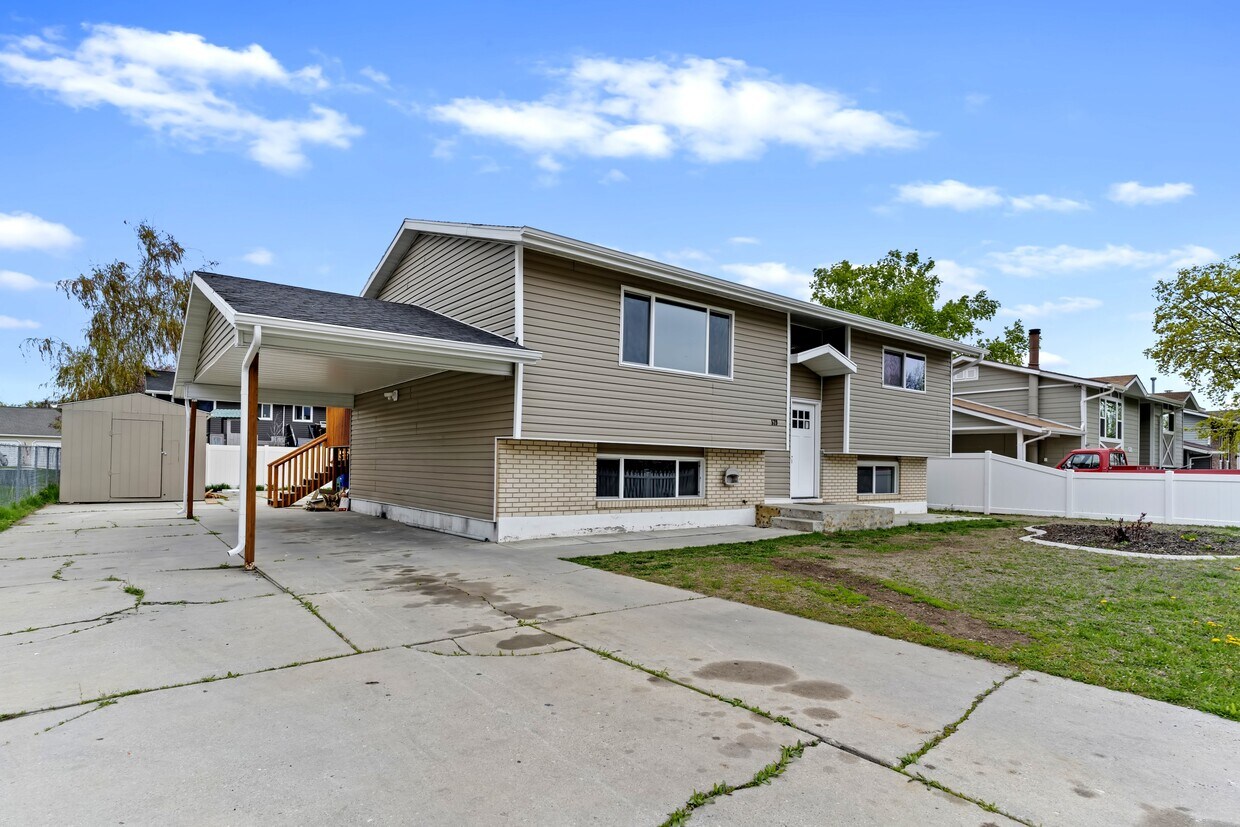 Foto principal - 579 6th St