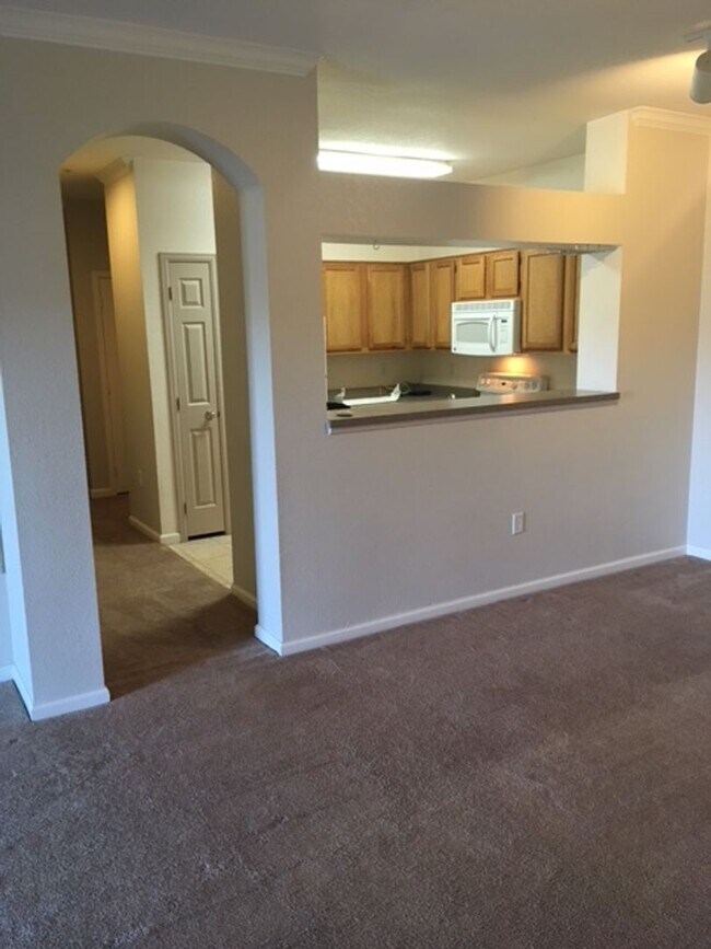 Foto del edificio - Comfort & Convenience at Fossil Creek | Bright 2-Bedroom Condo