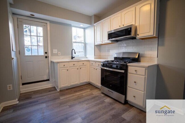Building Photo - 3308 Mueller St
