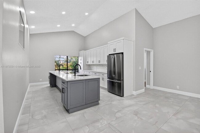 Building Photo - 9581 El Clair Ranch Rd