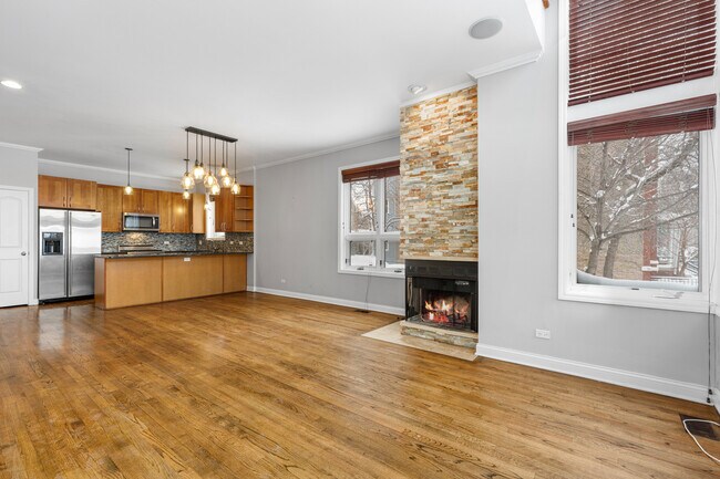Foto del edificio - 1058 N Wolcott Ave