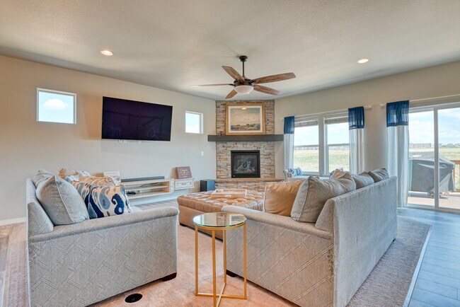 Building Photo - 8455 Mayfly Dr