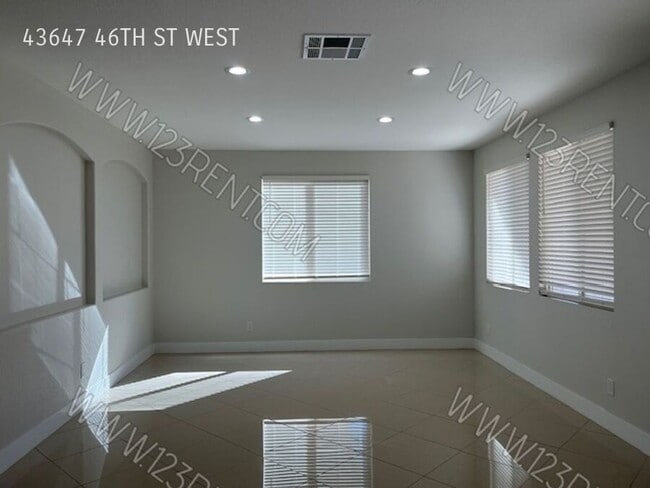 Foto del edificio - 43647 46th St W