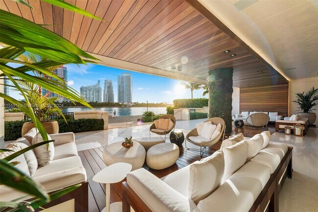 Foto del edificio - 7055 Fisher Island Dr