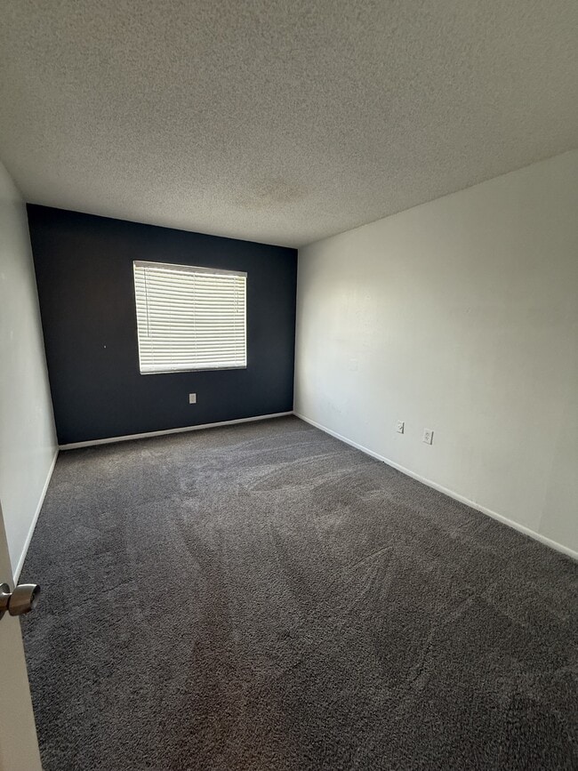 Building Photo - 2533 N Alafaya Trail