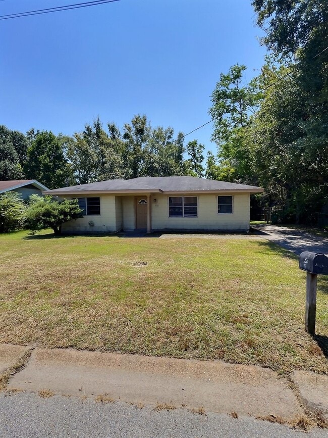 Building Photo - Ocean Springs School District & Golf Cart District – 3BR/1BA