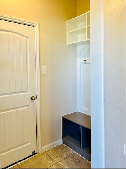 Building Photo - 21423 Holly Heights Rd