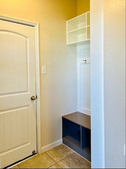 Foto del edificio - 21423 Holly Heights Rd