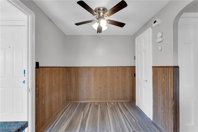 Foto del edificio - 6150 Ridge Rd