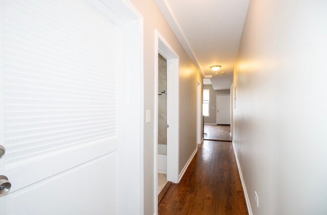 Photo - 4326 S Calumet Ave (Chicago, IL) Apartment