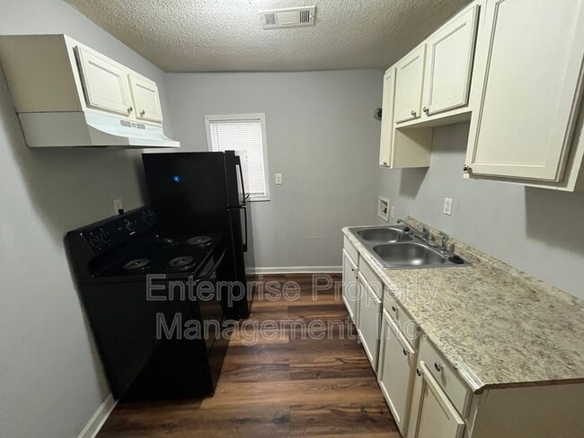 Foto del edificio - 677 Buntyn St